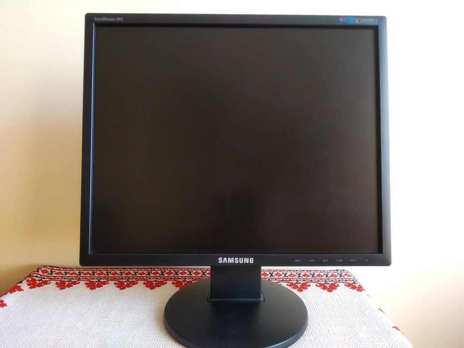 Монітор Samsung SyncMaster 943, чорний