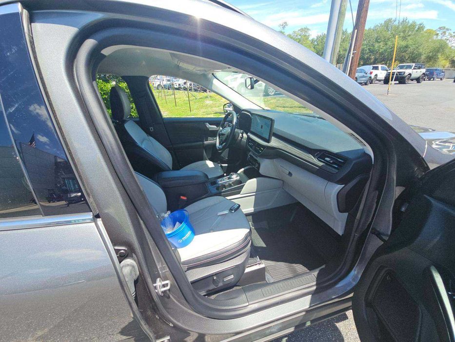 2025 Ford Escape Hybrid Platinum