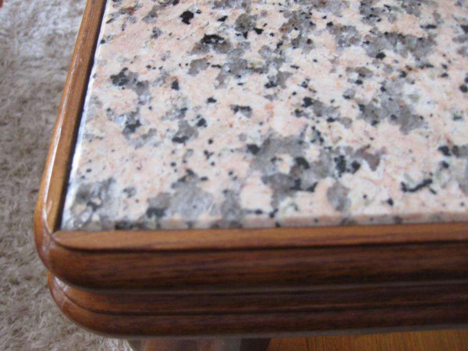 Mesa para sala em Granito de Monção e Carvalho