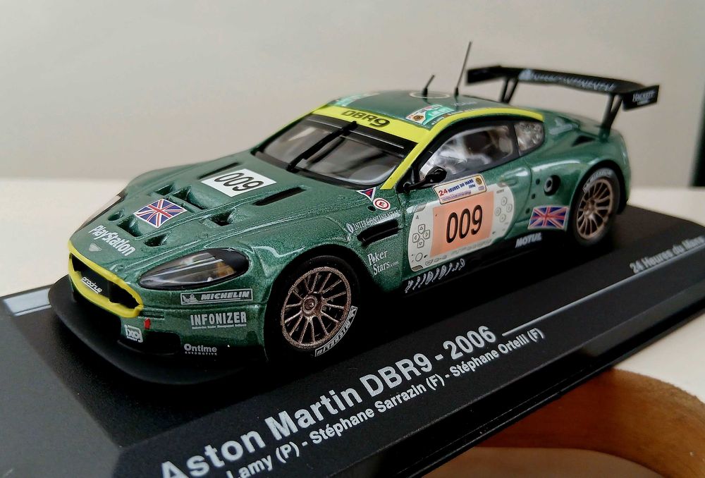 Miniatura Aston Martin - Pedro Lamy  1:43