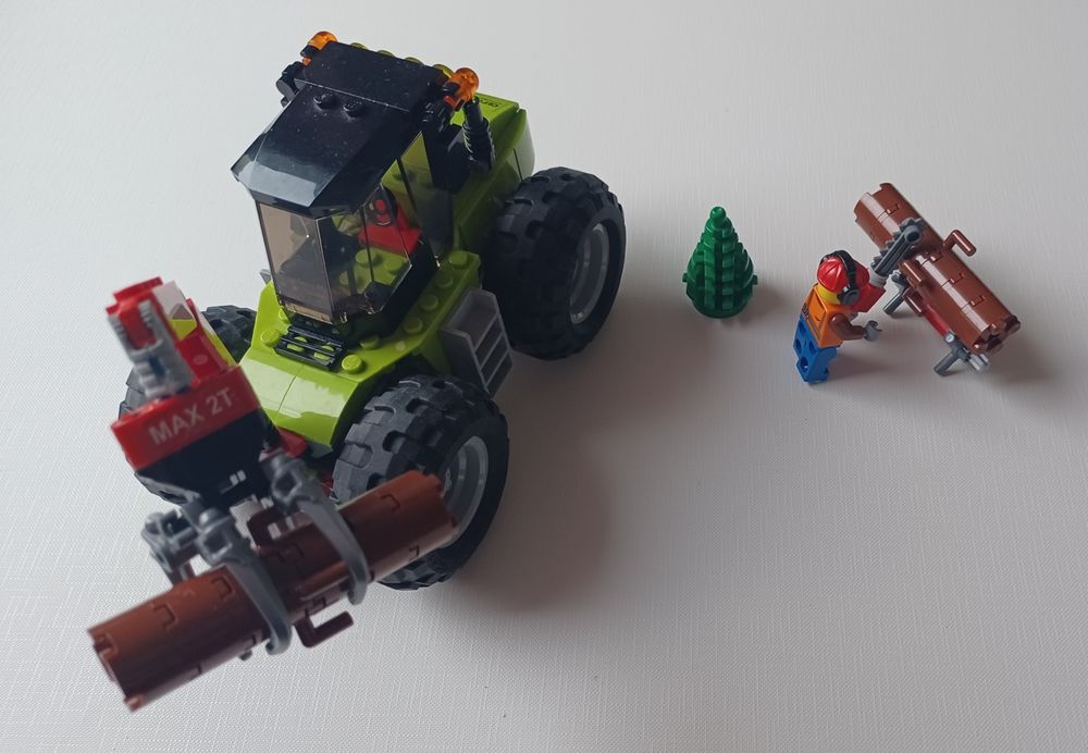 Klocki LEGO City 60181 - Traktor Leśny