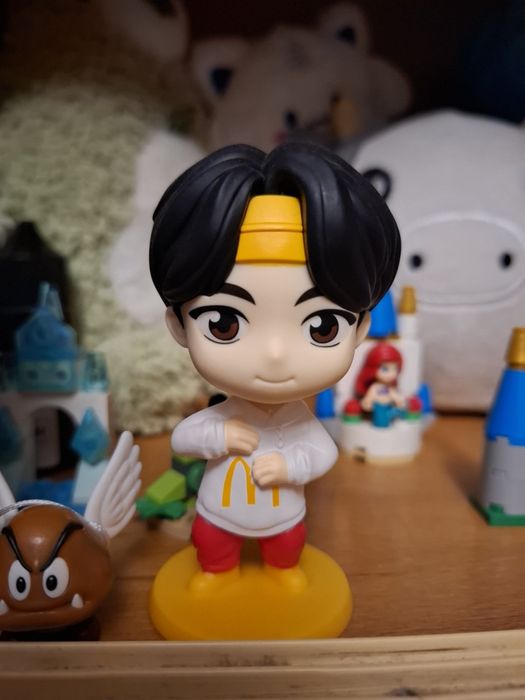 Продам фігурку Джина BTS McDonald's
