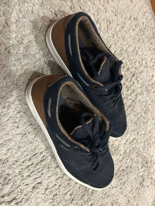 Sapatilhas com pouco uso