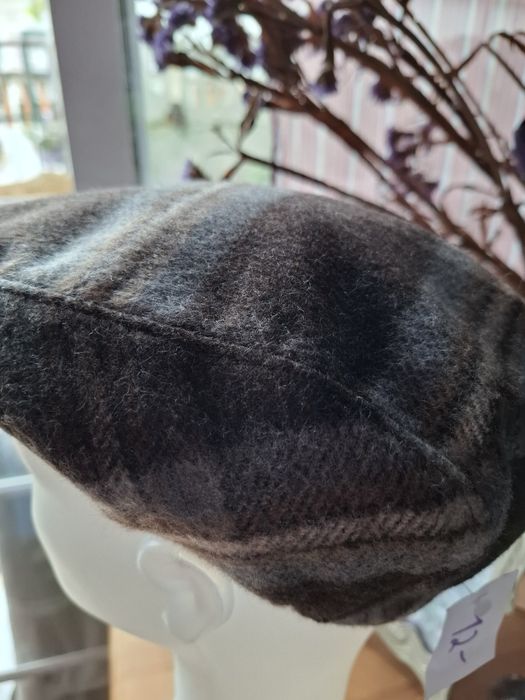 Boné,  boina, chapéu.  Novo.