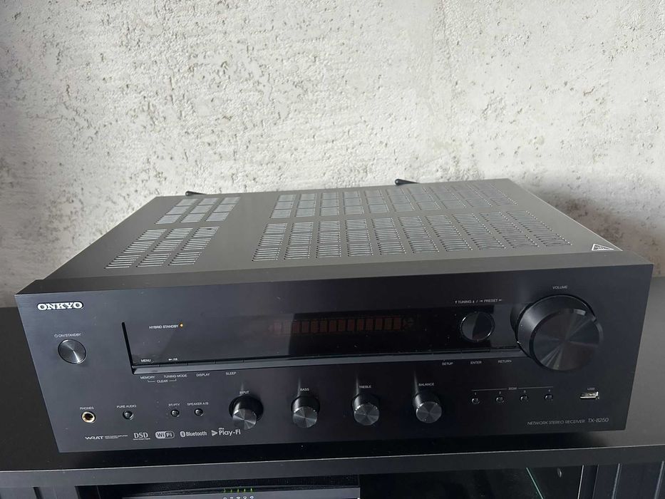 Amplituner ONKYO TX8250b