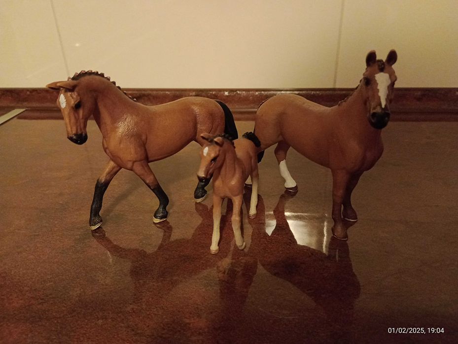 Konie Schleich klacz , ogier , źrebak