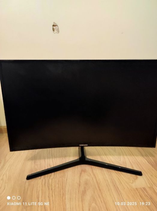 Monitor Samsung Q990D.