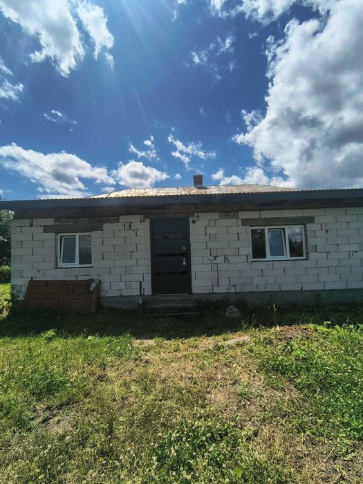 житловий будинок та земельна ділянка 85 сот., с. Мазярка