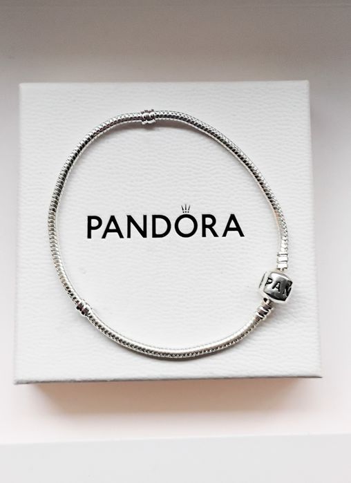 Eksluzywna bransoletka Pandora srebrna