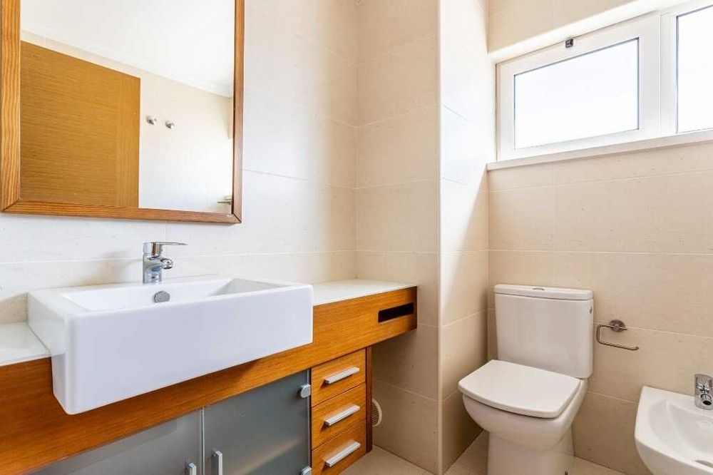 Imovel em Almeirim, T3 recente, coz semi eq. com garagem