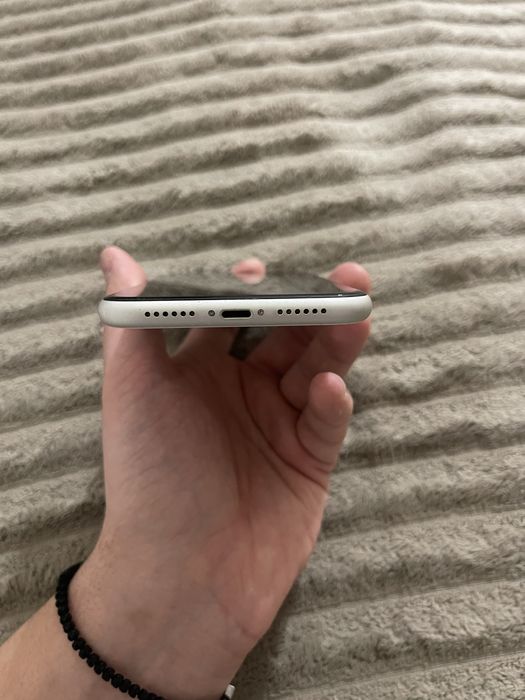 Продам iPhone 11
