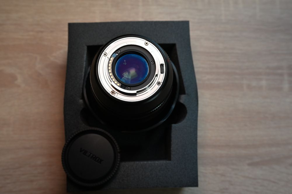 Продаю обʼєктив Viltrox 75mm f/1.2 XF для aps-c камер Fujifilm.