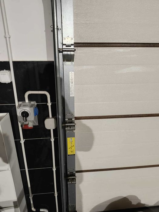 Sprzedam bramę garażową segmentową Wiśniowski 2500x2200