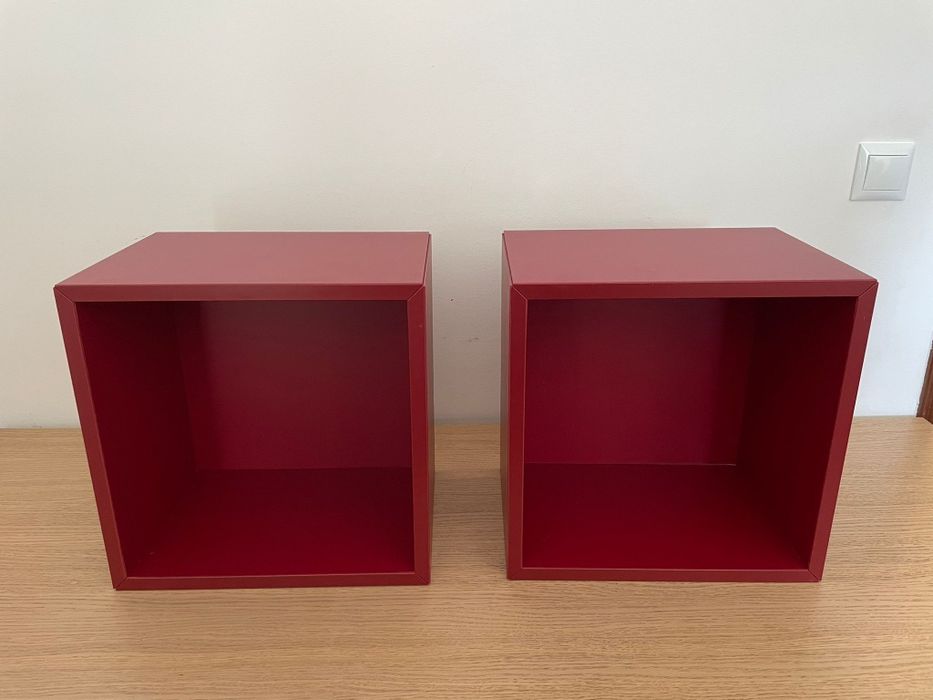 Nicho IKEA em perfeito estado €10 cada um.0