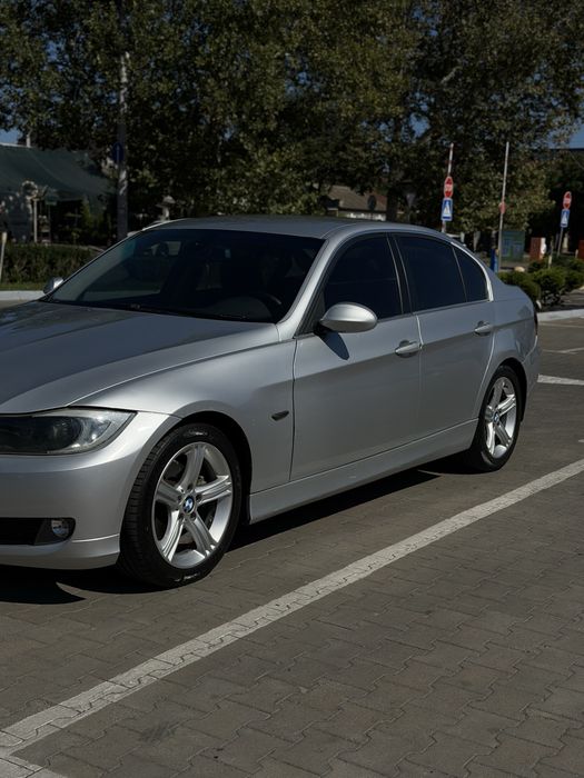 BMW 325I 2005 VIN WBAVB11020KT60229 фото оголошення 2 з 8