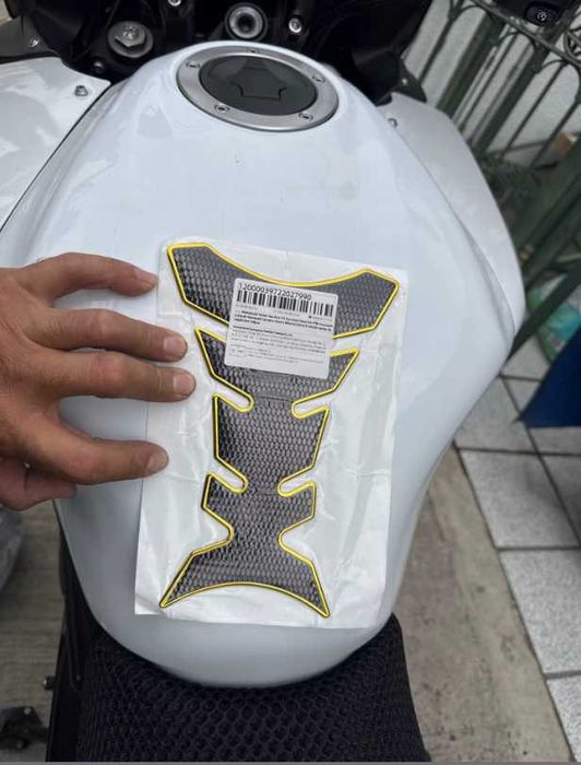 Наклейка на бак мотоцикла Progrip 3D