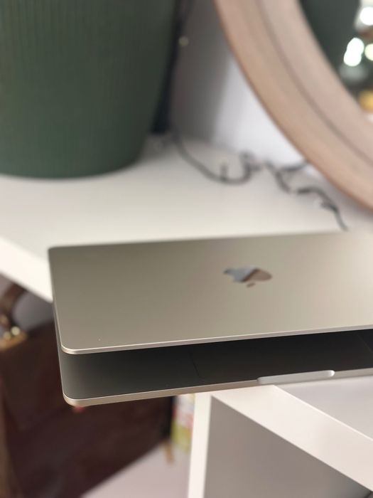 MacBook Air M2 (2022) – 16 GB RAM / 512 GB SSD