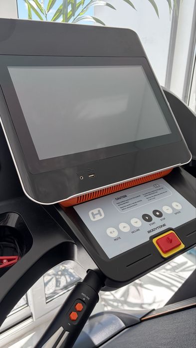 Passadeira de corrida Bodytone DT22WIFI — robusta e em excelente estado