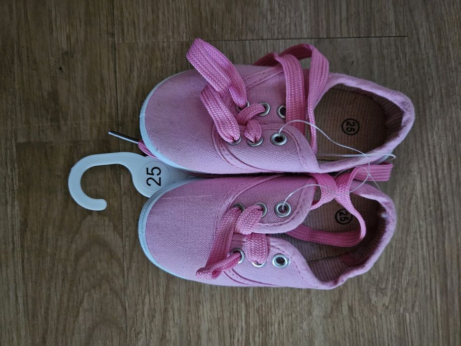 Children's Shoes Size 22-23