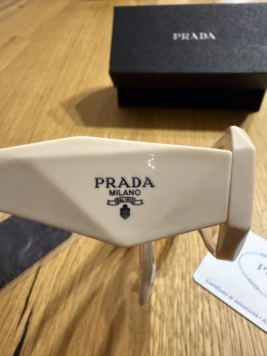 Okulary przeciwsłoneczne Prada
