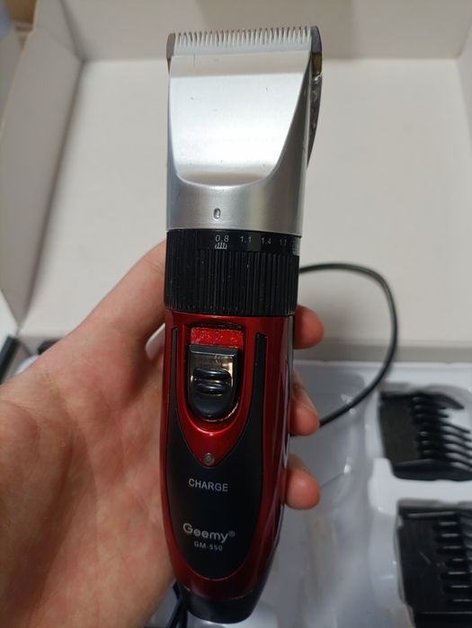 Машинка для стрижки волосся Geemy GM 550