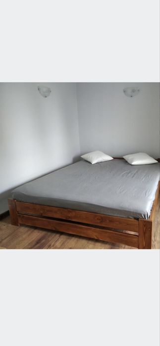 Łóżko  140x200 z materacem