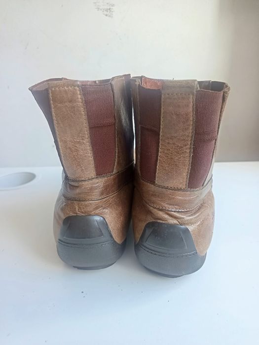 Botins swear by Augustus