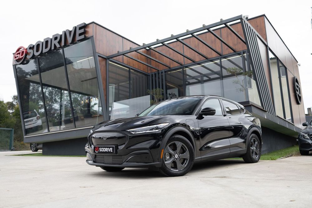 Ford Mustang Mach-E Alargada AWD