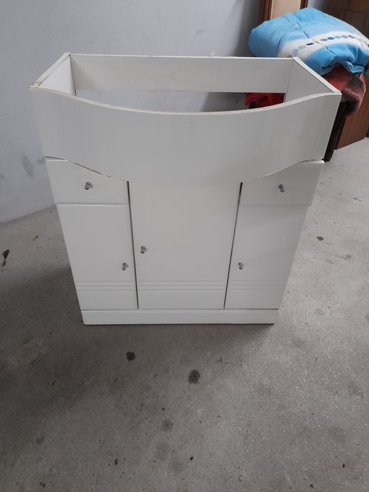 Armarío branco em bom estado