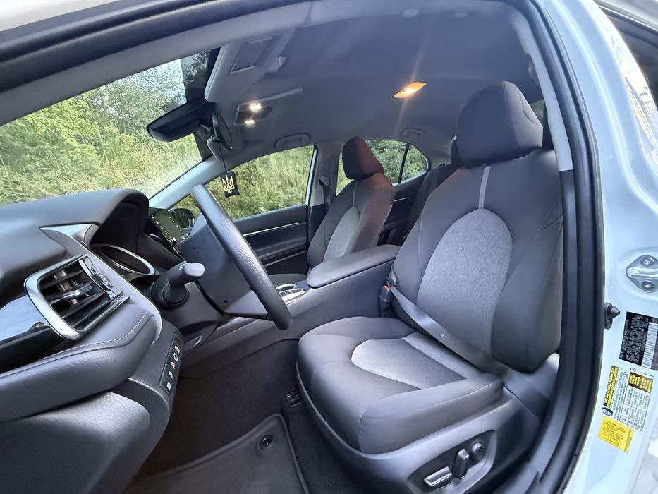 Продам економну TOYOTA CAMRY Hybrid