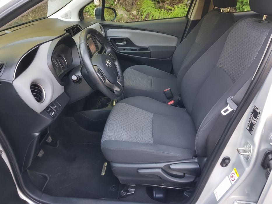 Toyota yaris 1.4 D4D * como novo  *caixa de 6velocidades*