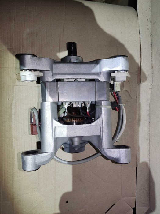 Двигатель стиральной машинки Indesit WITL 106  Original