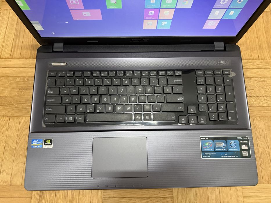 ASUS R900V Notebook PC 18,4" działa na baterii