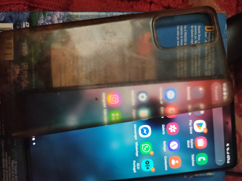 Samsung S20 FE 5g 128gb tem estalo fino no ecrã