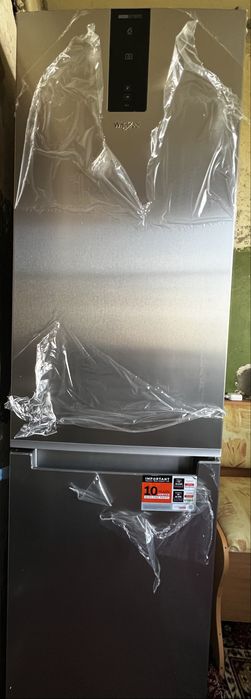 Холодильник Whirlpool