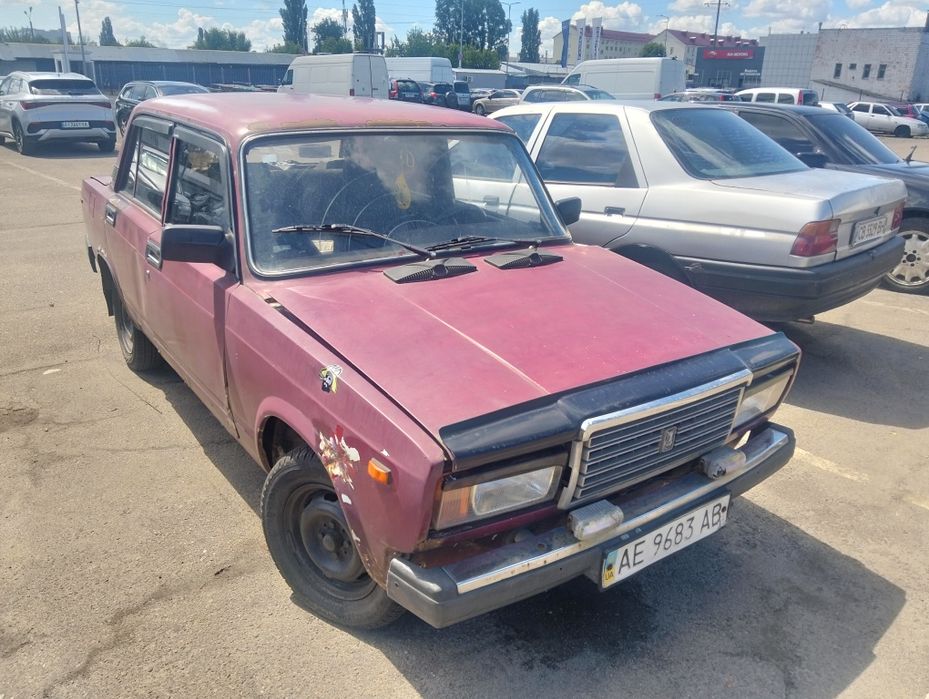 Продам ВАЗ 2107 на повному ходу