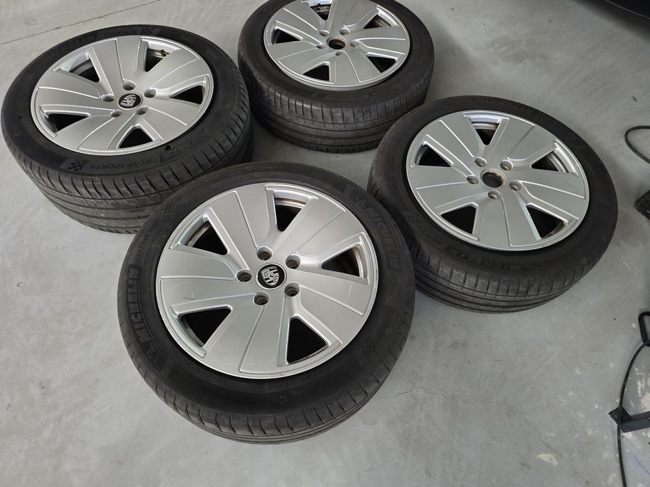Jantes Originais com Pneus Porsche Taycan Michelin Pilot Sport 4 225/55 R19 e 275/45 R19