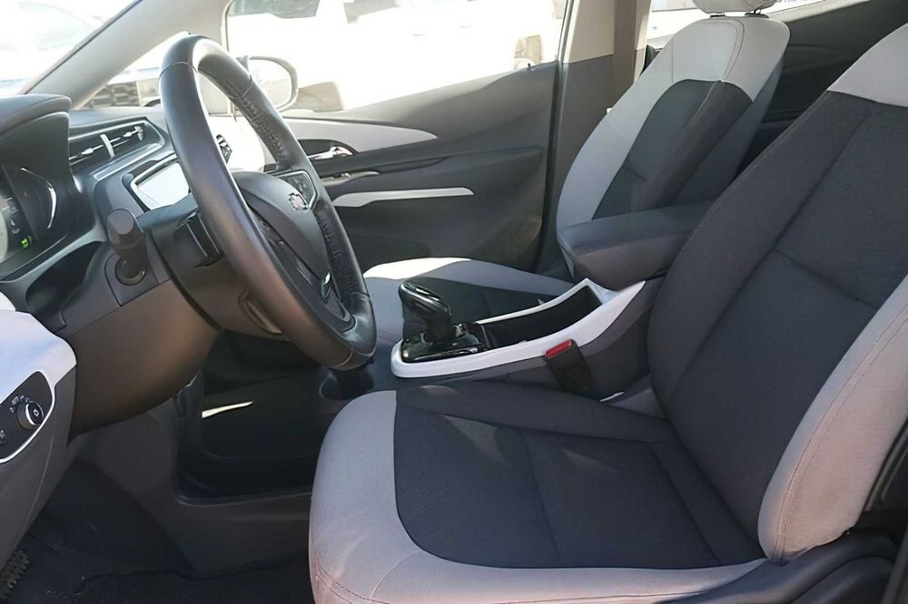 Chevrolet Bolt EV      2021