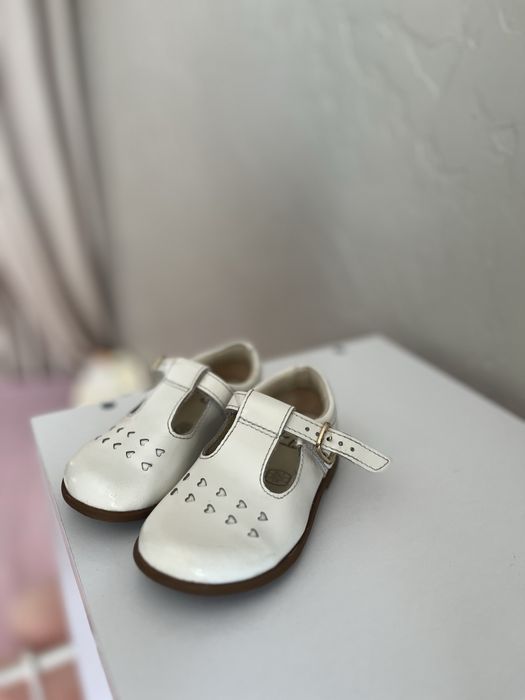 Туфельки Clarks білі