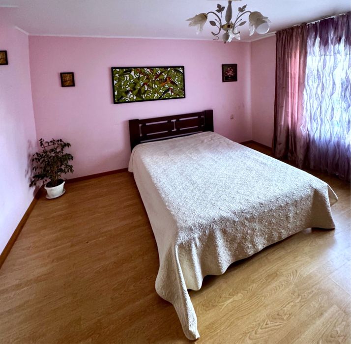 Подобова  оренда  2-х кімнатноі квартири.   ВІЛЬНА З 4 січня