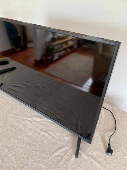 TV Sharp 40 polegadas (como nova)