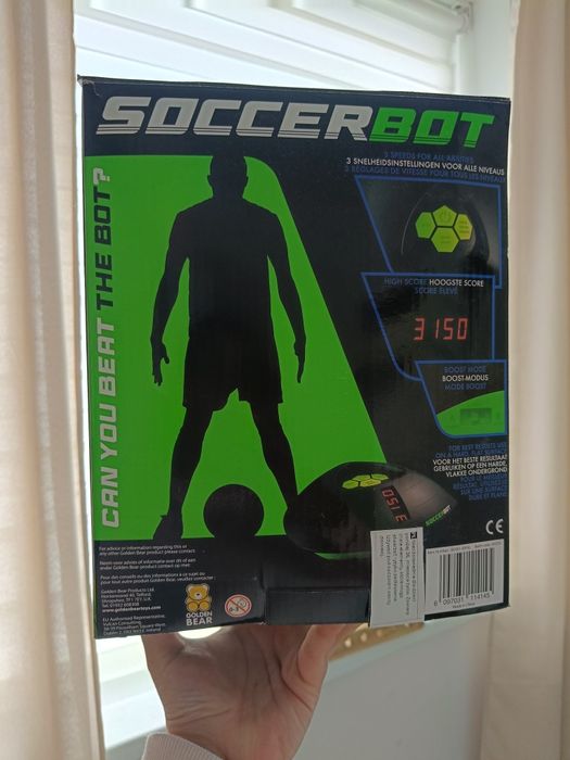 Robot do gry w piłkę