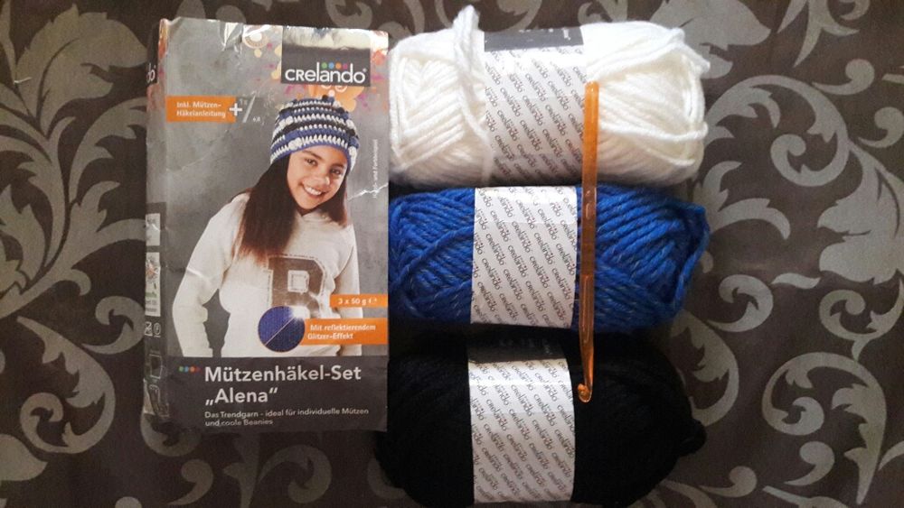 Набор ниток с крючком для вязания шапки новый