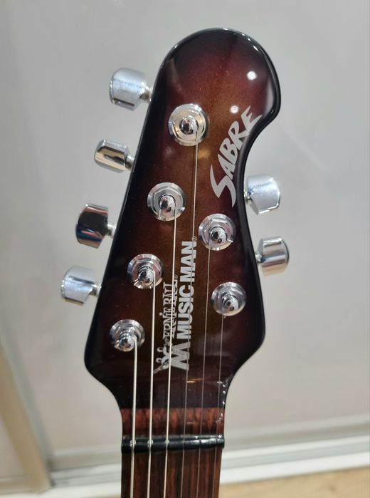 Music Man "Nowy" Sabre HH HT Showtime