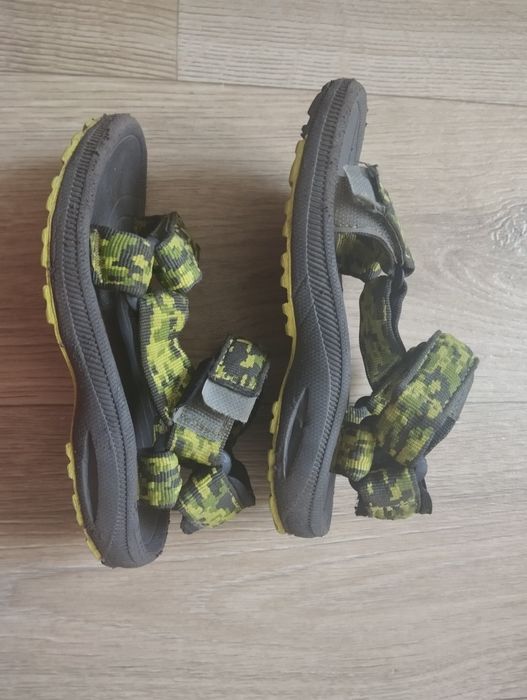 Дитячі сандалі Teva 28 розмір