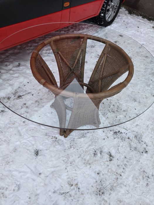 Stolik ratanowy z szybą