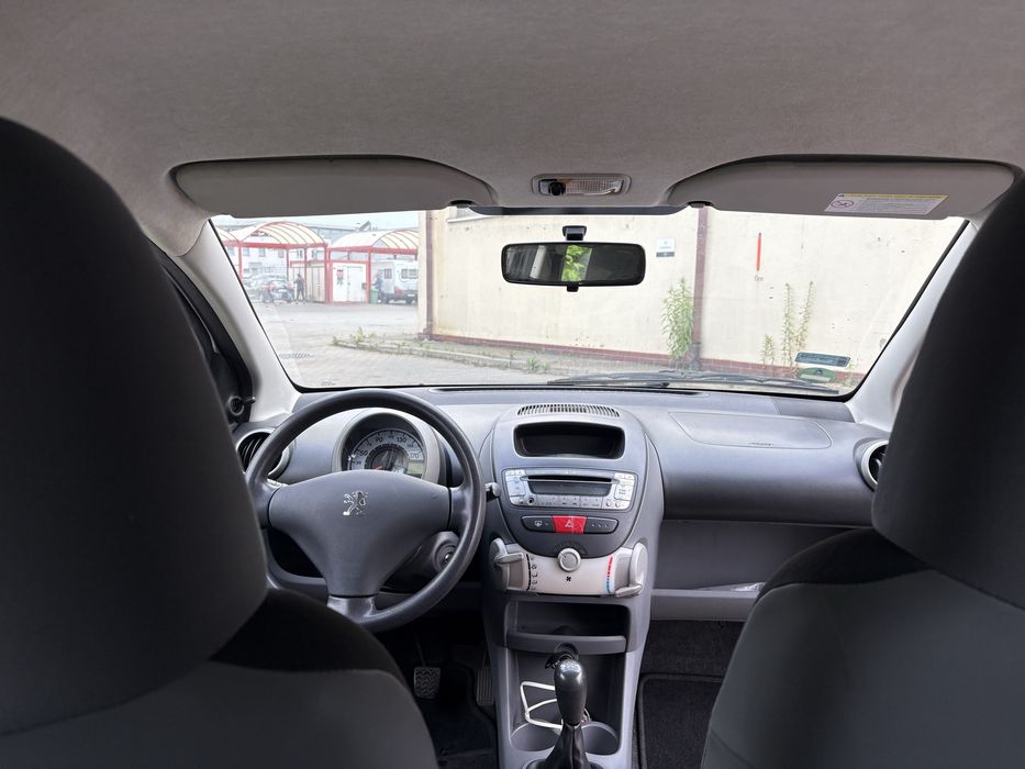Peugeot 107 2005 rok