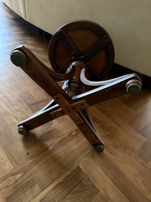 Antyczny taboret do pianina, regulowany