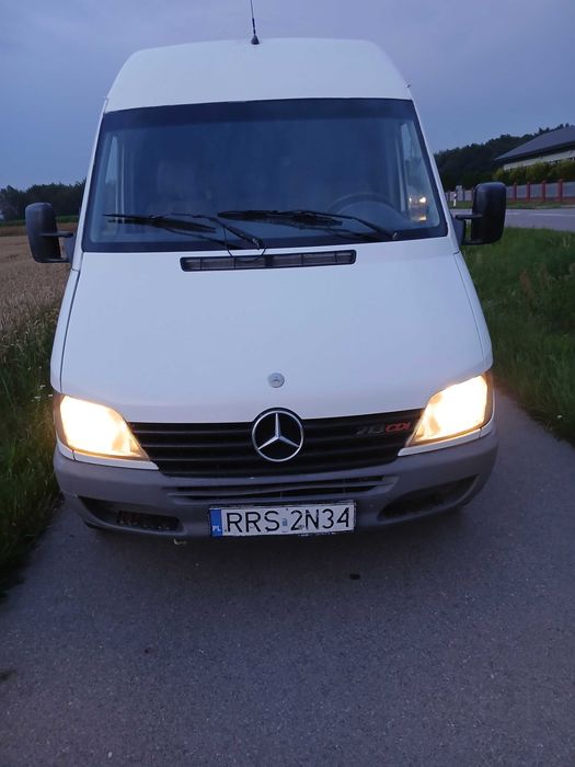 samochód dostawczy 796321412