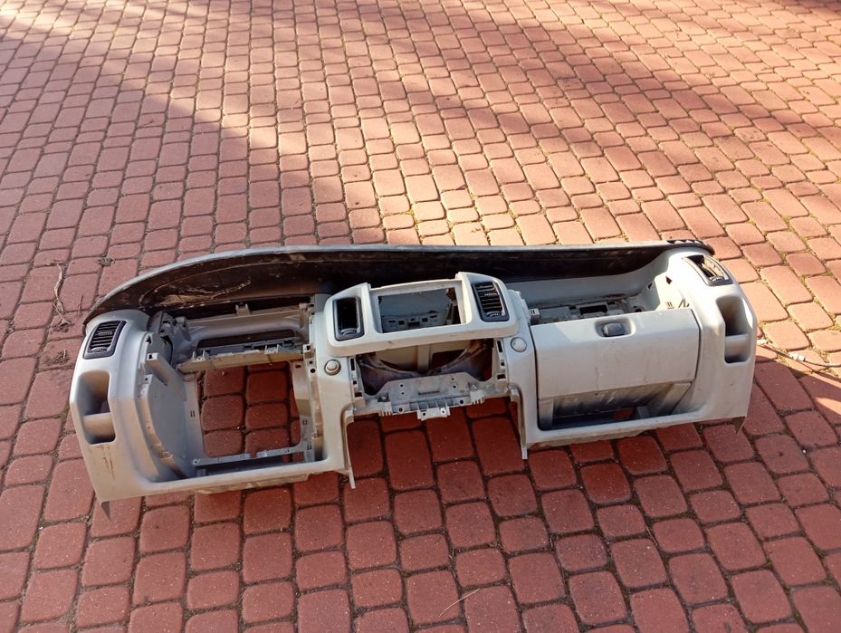 Deska rozdzielcza kokpit Opel Vivaro Trafic